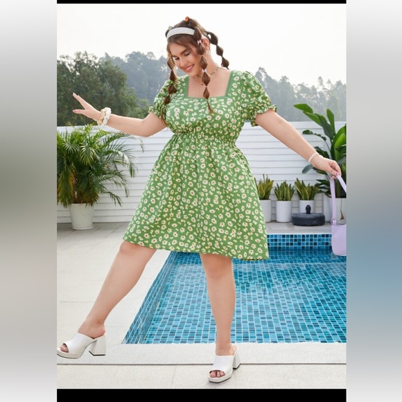 Summer green floral print with super cute sleeves very light and fresh size m - Picture 3 of 7